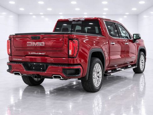Used 2023 GMC Sierra 1500 Denali w/ Technology Package AWD/4WD image 5