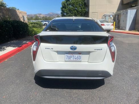 Used 2016 Toyota Prius Four FWD image 8