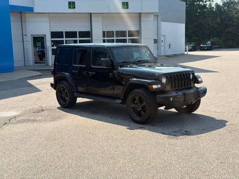 Used 2020 Jeep Wrangler Unlimited Sahara AWD/4WD image 7