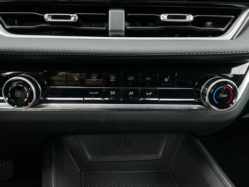 Used 2025 Chevrolet Equinox LT image 24