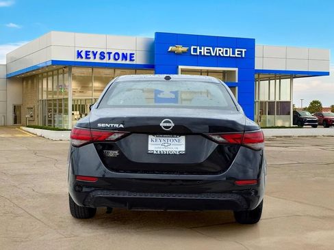 Used 2025 Nissan Sentra SV FWD image 4