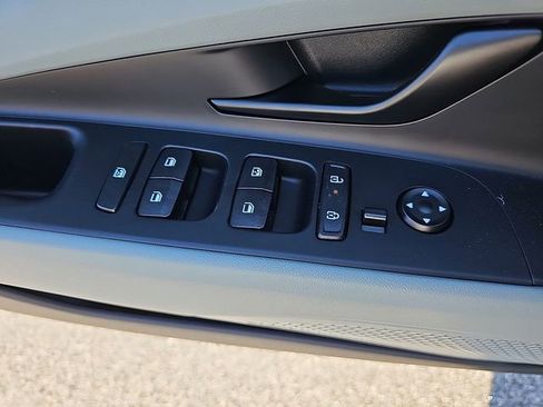 New 2025 Hyundai Elantra Limited w/ Cargo Package FWD image 38