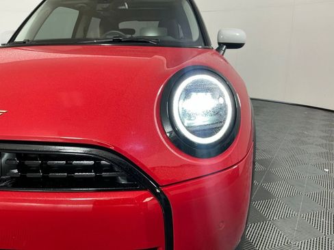 Certified 2025 MINI Cooper 2-Door Hardtop FWD image 8
