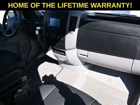 Used 2011 Mercedes-Benz Sprinter 2500 image 82