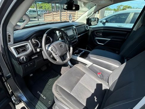Used 2017 Nissan Titan SV RWD image 25