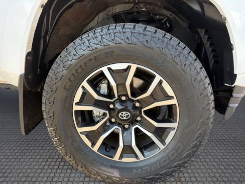 Used 2023 Toyota Tacoma TRD Sport AWD/4WD image 10