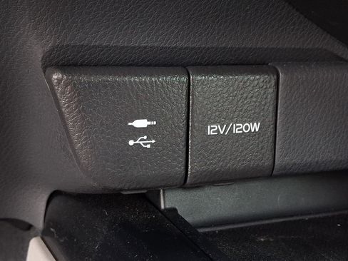 Used 2018 Toyota Camry FWD image 22