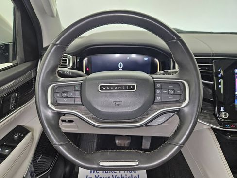 Used 2022 Jeep Wagoneer Series III w/ Premium Group I AWD/4WD image 18