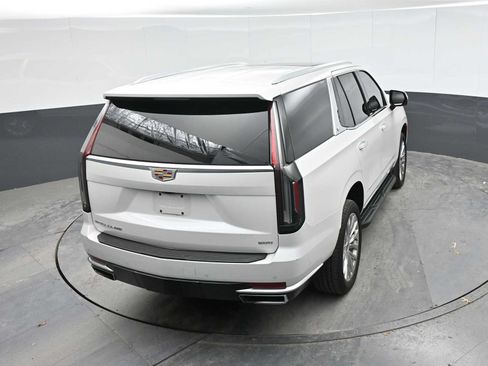 Used 2024 Cadillac Escalade Premium Luxury AWD/4WD image 21