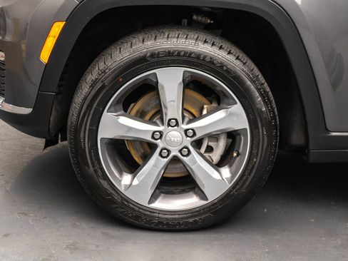 Used 2021 Jeep Grand Cherokee L Limited AWD/4WD image 45