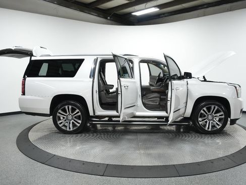 Used 2019 GMC Yukon XL Denali w/ Denali Ultimate Package image 13