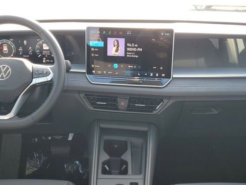 New 2026 Volkswagen Tiguan SE image 27