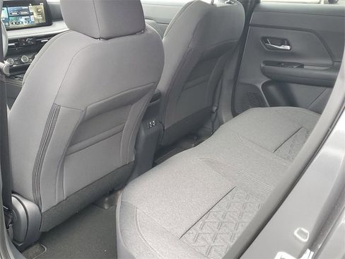 Used 2025 Nissan Kicks SV w/ SV Premium Package image 11