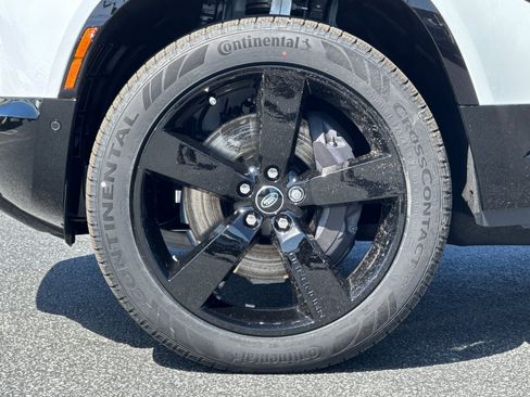 New 2025 Land Rover Defender 110 X-Dynamic SE image 25