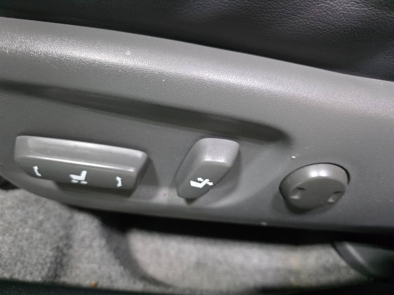 Used 2012 Toyota Prius Four FWD image 17