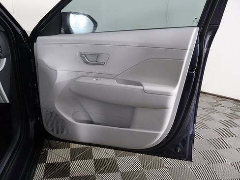 Used 2025 Hyundai Kona Limited AWD/4WD image 25