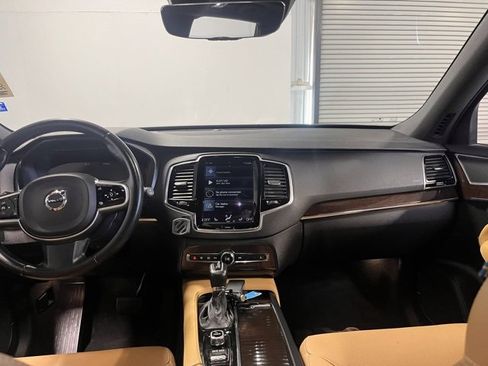Used 2017 Volvo XC90 T6 Momentum w/ Vision Package image 20