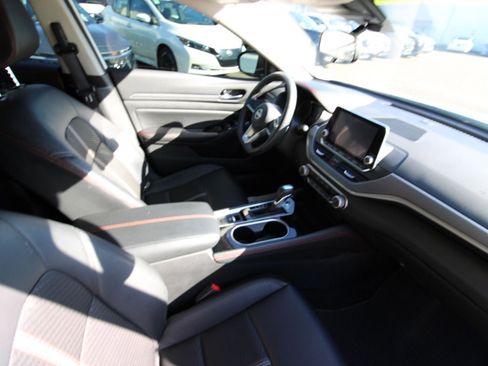 Used 2024 Nissan Altima 2.5 SR image 20