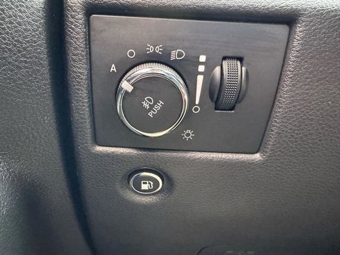 Used 2019 Jeep Grand Cherokee Altitude image 15