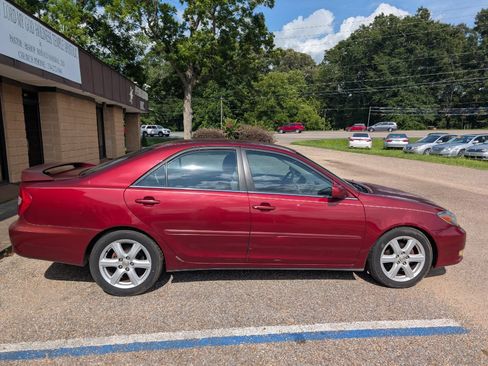 Used 2003 Toyota Camry SE FWD image 3