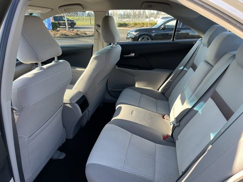 Used 2013 Toyota Camry LE image 13