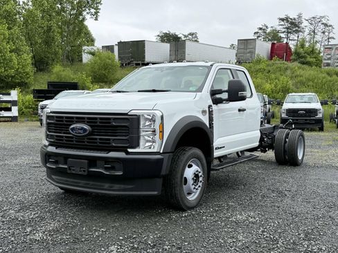 New 2025 Ford F550 4x4 SuperCab Super Duty image 5