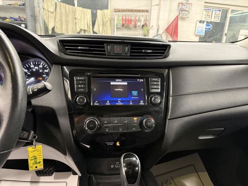 Used 2019 Nissan Rogue S w/ Special Edition Package image 13