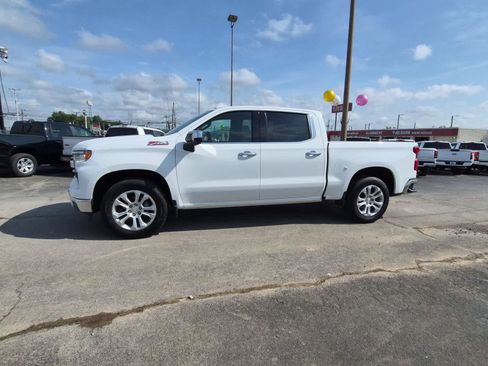Used 2022 Chevrolet Silverado 1500 LTZ AWD/4WD image 3