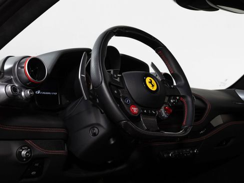 Used 2022 Ferrari F8 Tributo RWD image 28