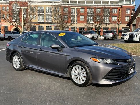 Used 2019 Toyota Camry LE image 28