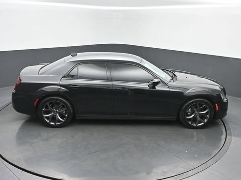Used 2022 Chrysler 300 Touring w/ Sport Appearance Package RWD image 42