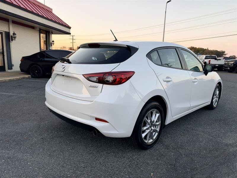 Used 2018 MAZDA MAZDA3 Sport FWD image 4