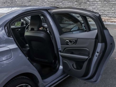 Used 2023 Volvo S60 B5 Plus w/ Climate Package image 17