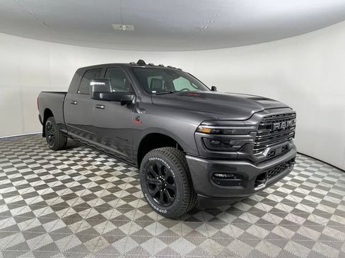 New 2026 RAM 2500 Laramie AWD/4WD image 15