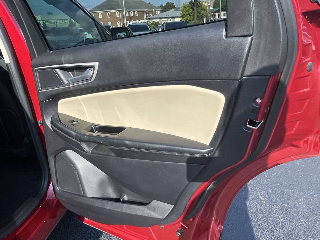 Used 2020 Ford Edge SEL w/ Convenience Package AWD/4WD image 23