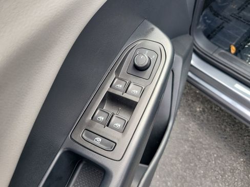 Certified 2025 Volkswagen Taos S image 16