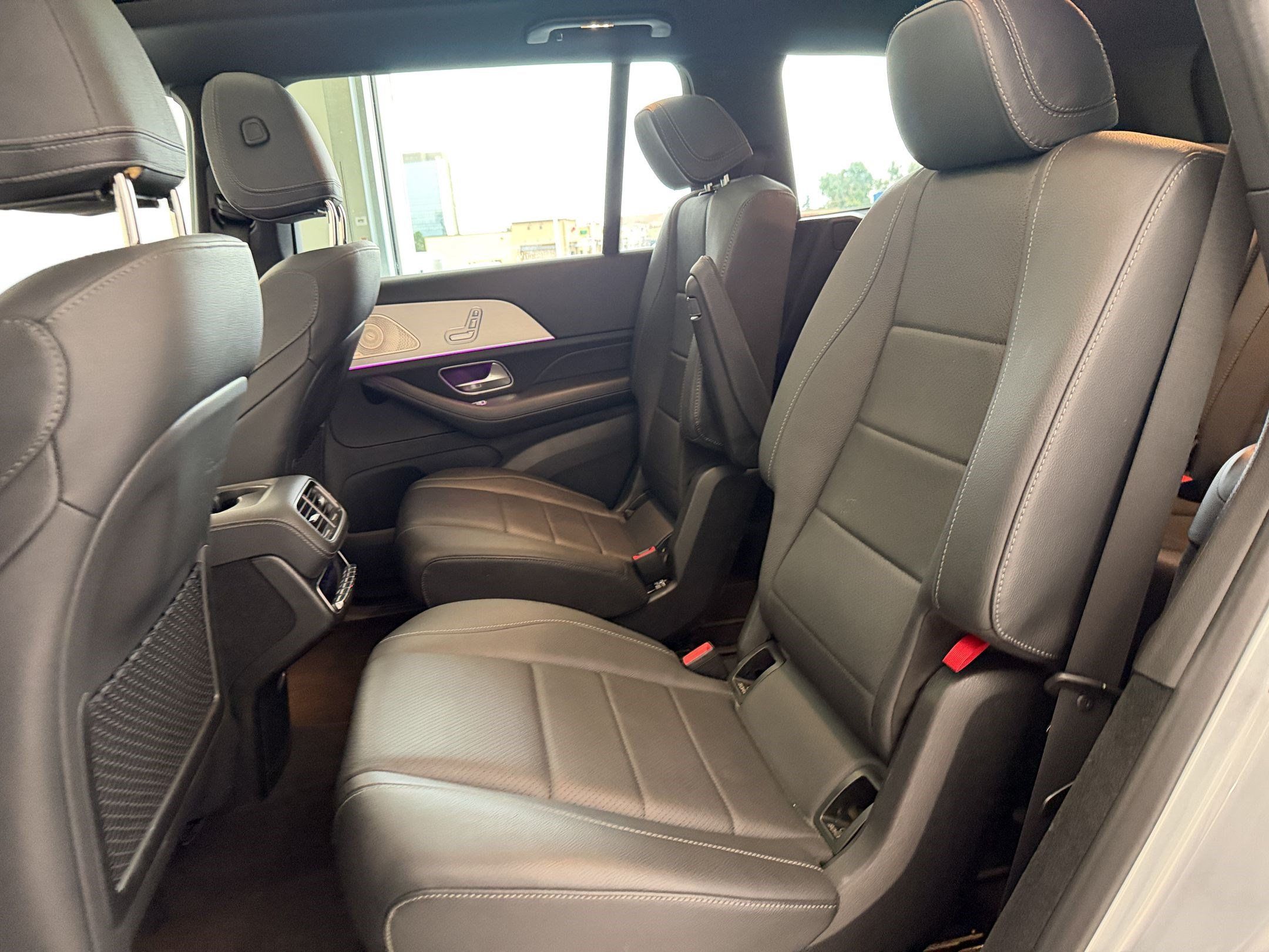 Used 2025 Mercedes-Benz GLS 450 4MATIC image 23