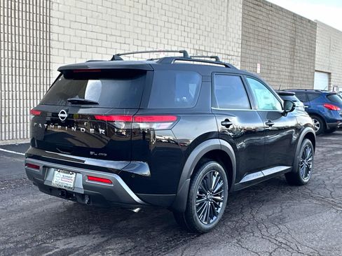 New 2026 Nissan Pathfinder SL w/ SL Premium Package AWD/4WD image 4