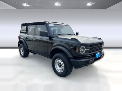 Used 2022 Ford Bronco image 6