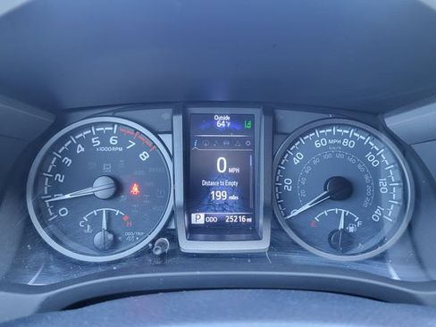 Used 2023 Toyota Tacoma TRD Off-Road w/ Technology Package AWD/4WD image 13