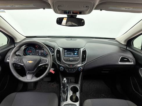 Used 2018 Chevrolet Cruze LT image 17