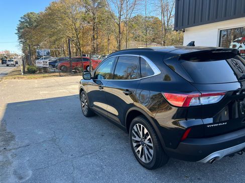 Used 2020 Ford Escape Titanium image 6