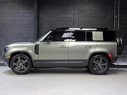 Used 2024 Land Rover Defender 110 SE image 3