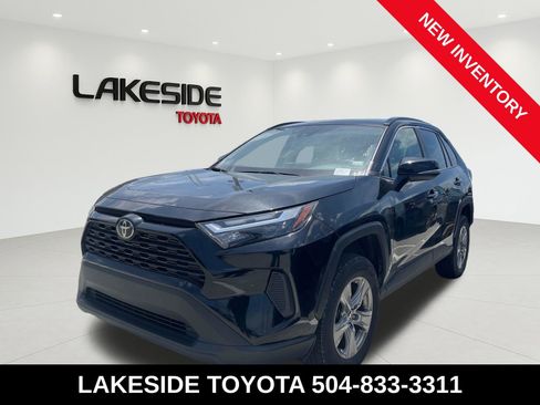 Used 2025 Toyota RAV4 XLE FWD image 1