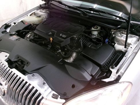 Used 2011 Buick Lucerne CXL FWD image 34