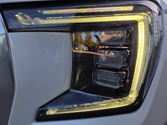 Certified 2024 GMC Yukon XL Denali AWD/4WD image 10