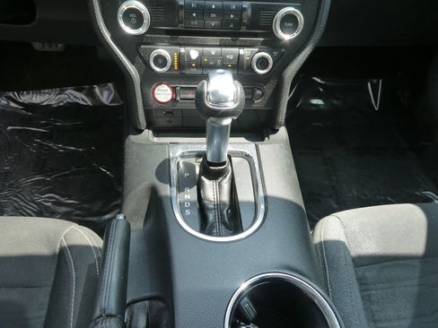 Used 2016 Ford Mustang Coupe RWD image 15