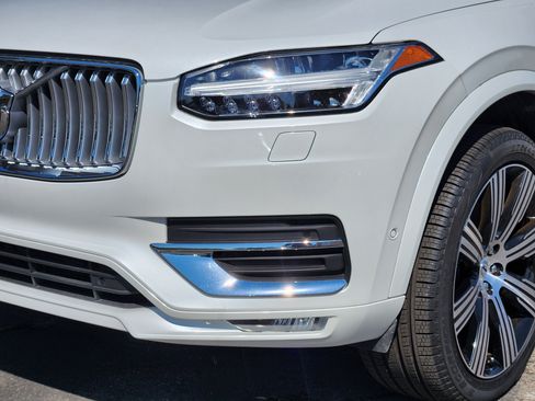 Certified 2025 Volvo XC90 B6 Plus w/ Protection Package Premier image 16