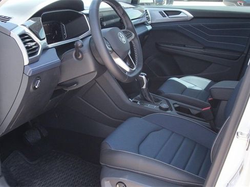 New 2025 Volkswagen Taos SEL image 10