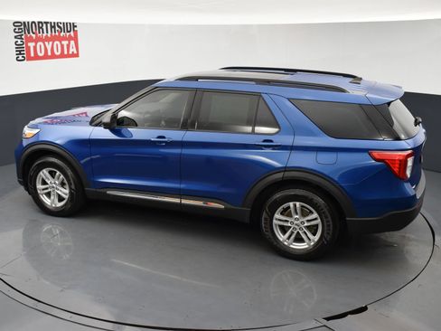 Used 2022 Ford Explorer XLT w/ Equipment Group 202A AWD/4WD image 27